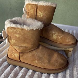 UGG Mini Bailey Bow Glimmer - Great Condition Size 10